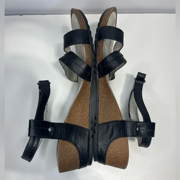 Merrell Revalli Aura Black
Leather Wedge Sandals Women's Size 11 - Picture 12 of 12